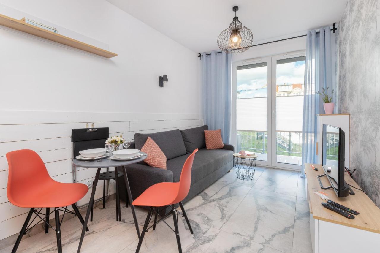 Stylish Rajska With Free Parking In Downtown By Renters Leilighet *