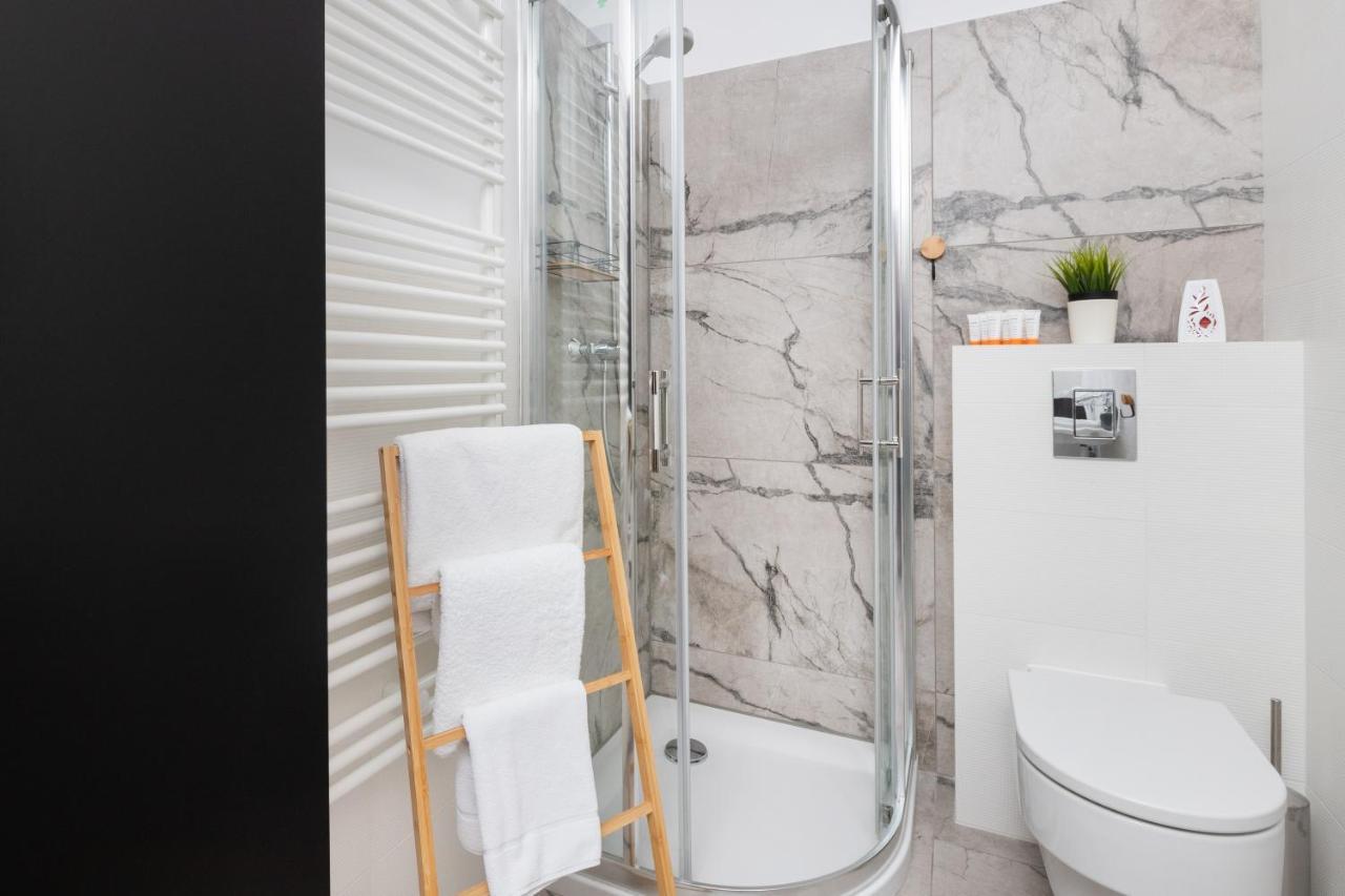 Stylish Rajska With Free Parking In Downtown By Renters Leilighet Gdańsk