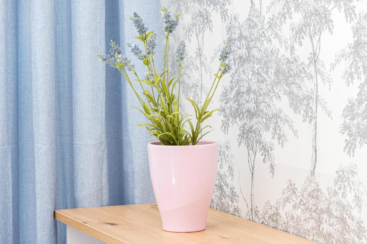 Stylish Rajska With Free Parking In Downtown By Renters Leilighet Gdańsk