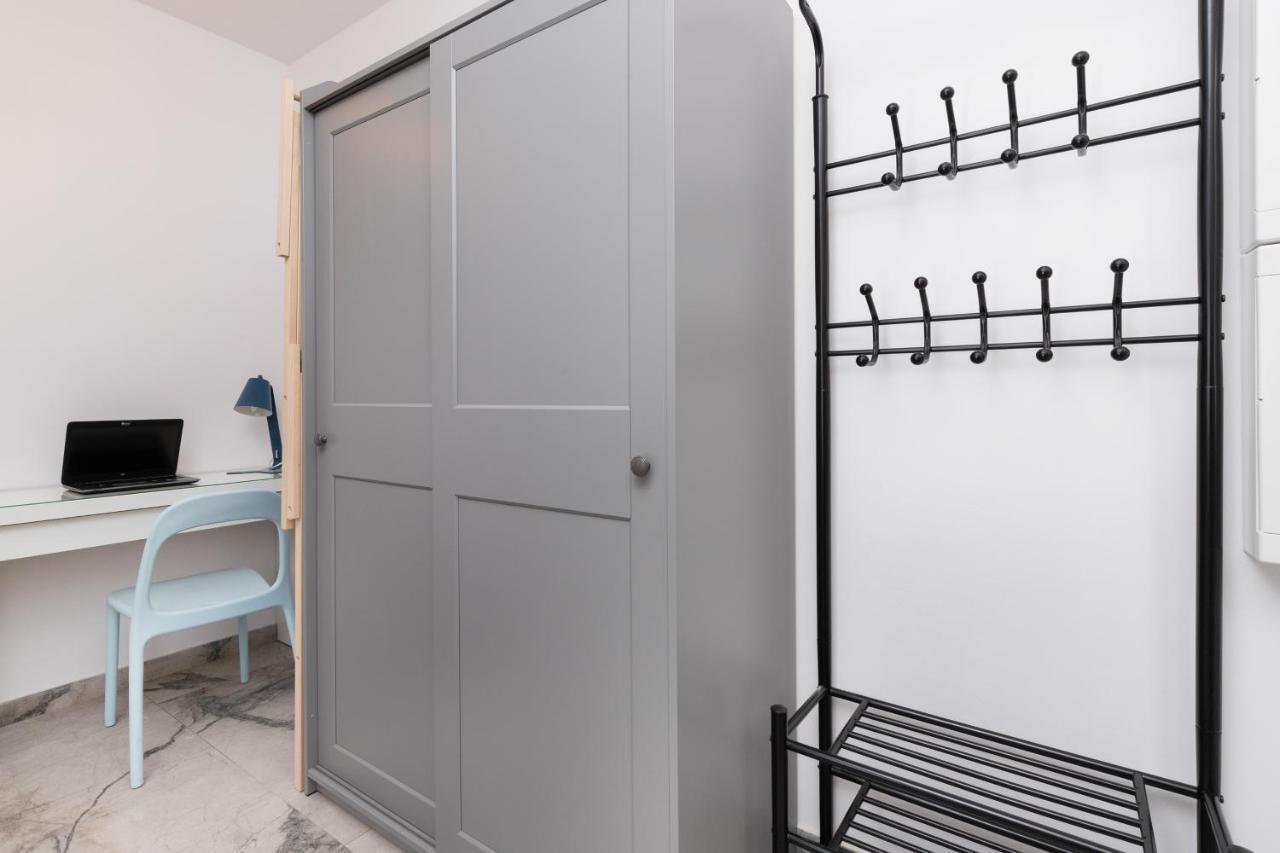 Stylish Rajska With Free Parking In Downtown By Renters Leilighet